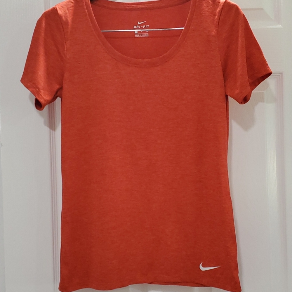 ♥️$5 Deal NIKE DRI FRI PERFORMANCE SHORT SLEEVE TOP (SMALL)